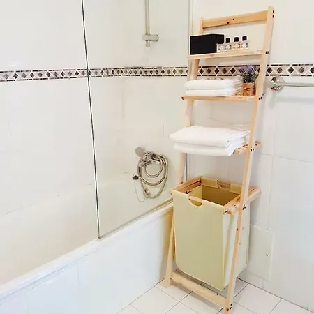 Sunset House 公寓 *